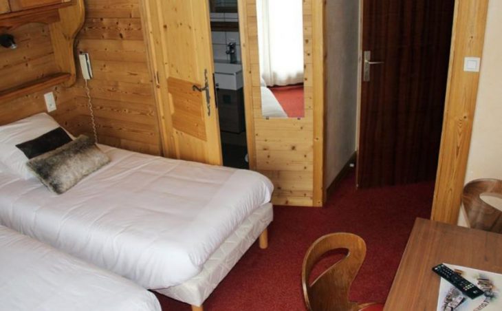 Hotel L’Ours Blanc, Morzine, Twin Bedroom